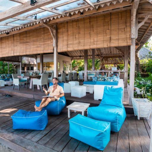 Cili Emas Oceanside Resort Теджакула Екстериор снимка