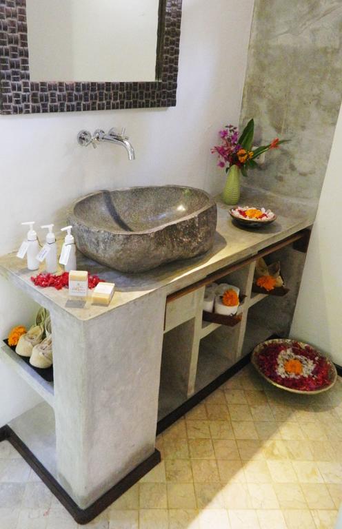 Cili Emas Oceanside Resort Теджакула Стая снимка