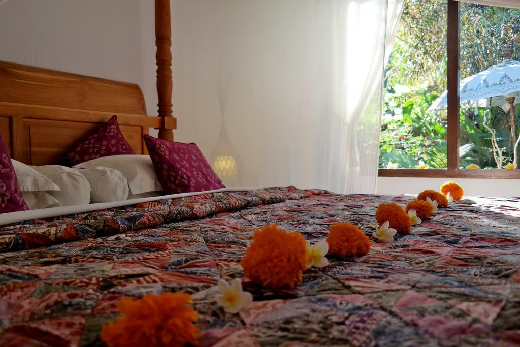 Cili Emas Oceanside Resort Теджакула Екстериор снимка