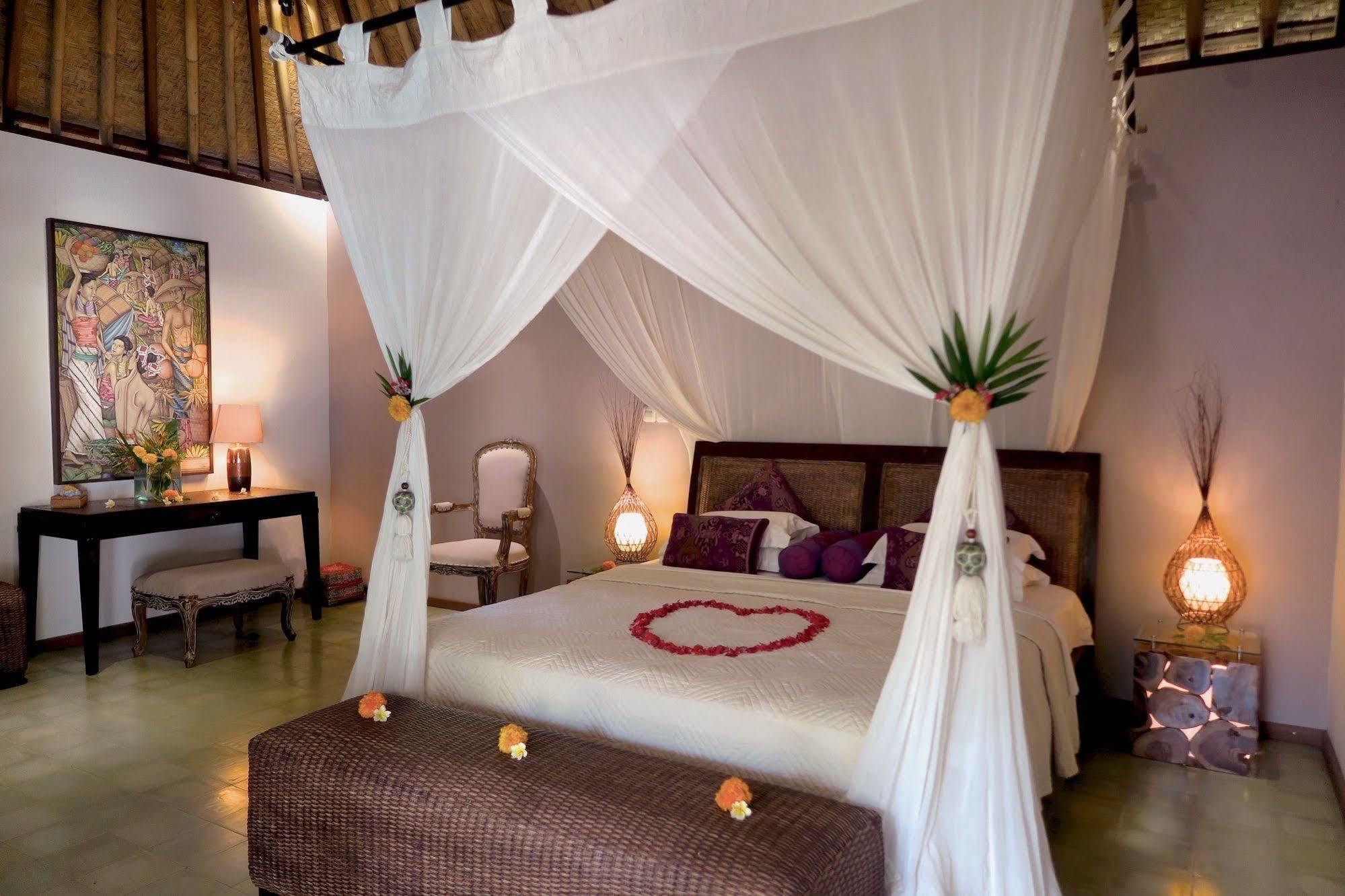 Cili Emas Oceanside Resort Теджакула Екстериор снимка